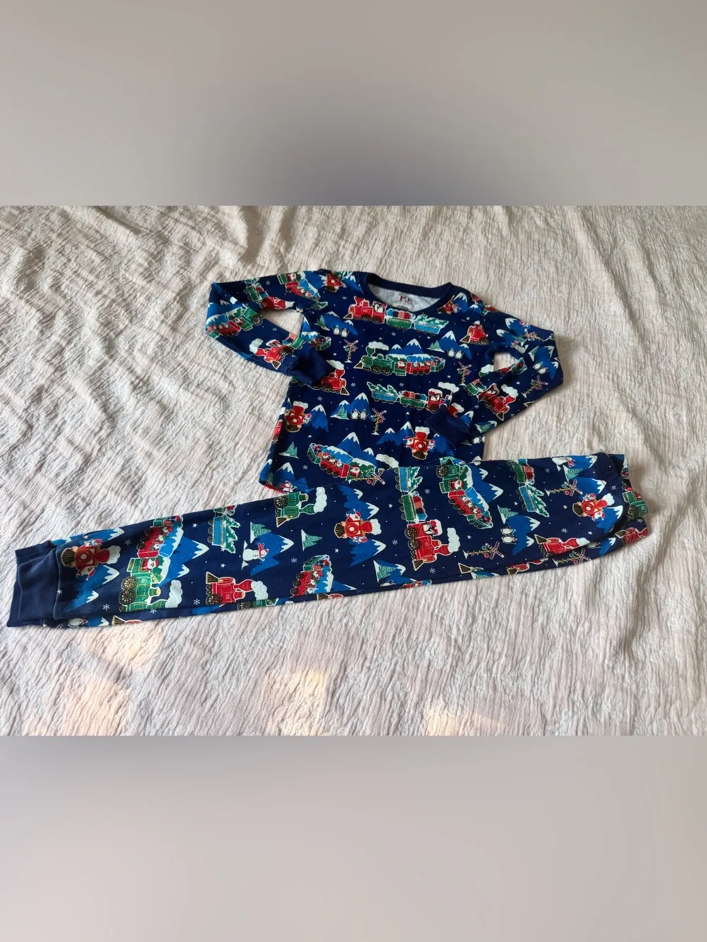 PJ Place Navy Holiday Santa Train Kids Pajama Set. EUC
